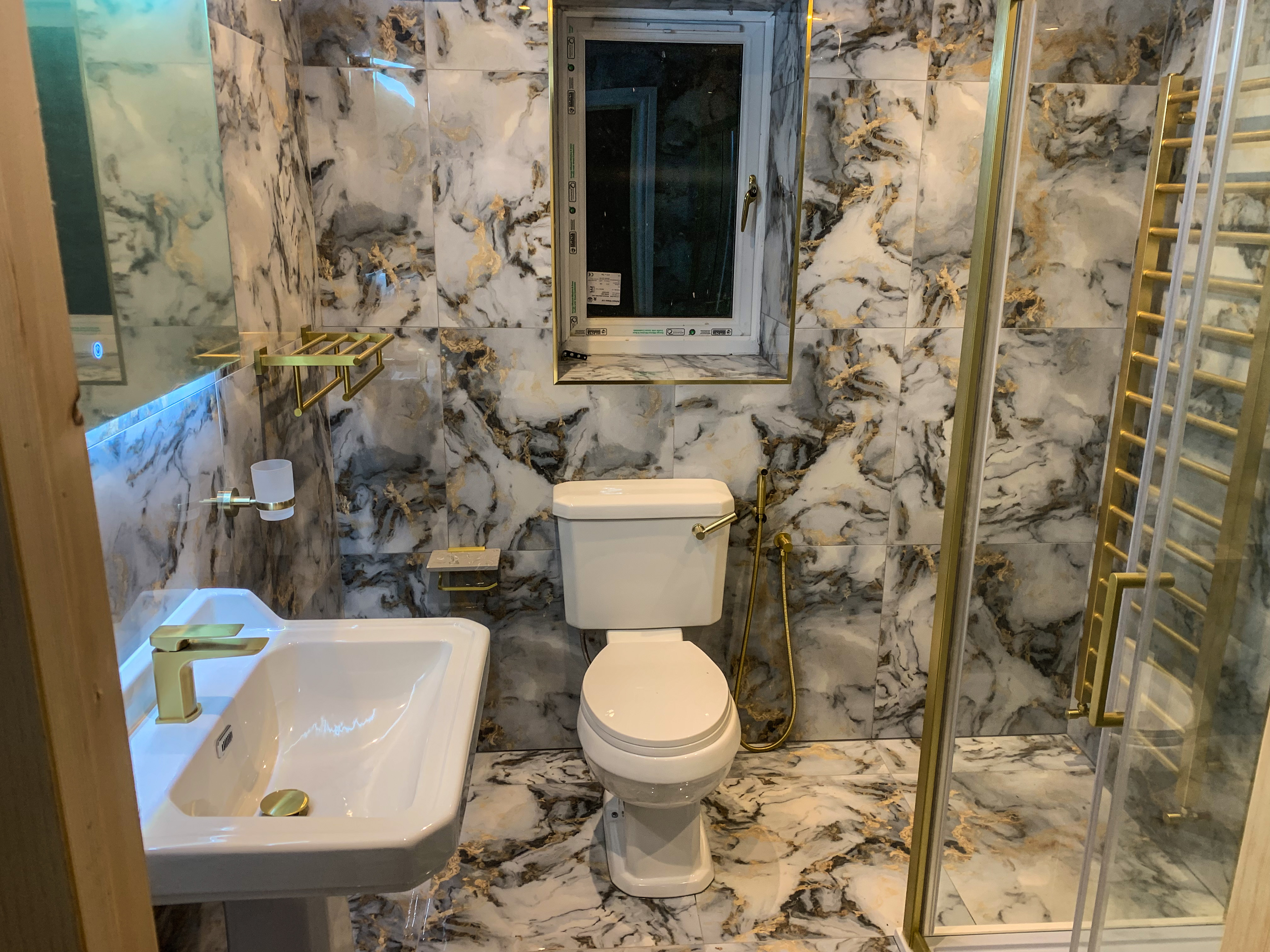 1549F1AF-E2B0-481A-AF55-0100706FA4BA