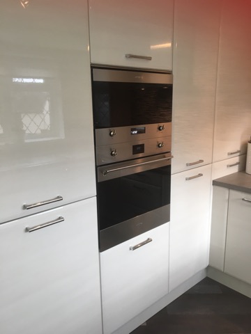 26241576_2045792448988021_978060446_n