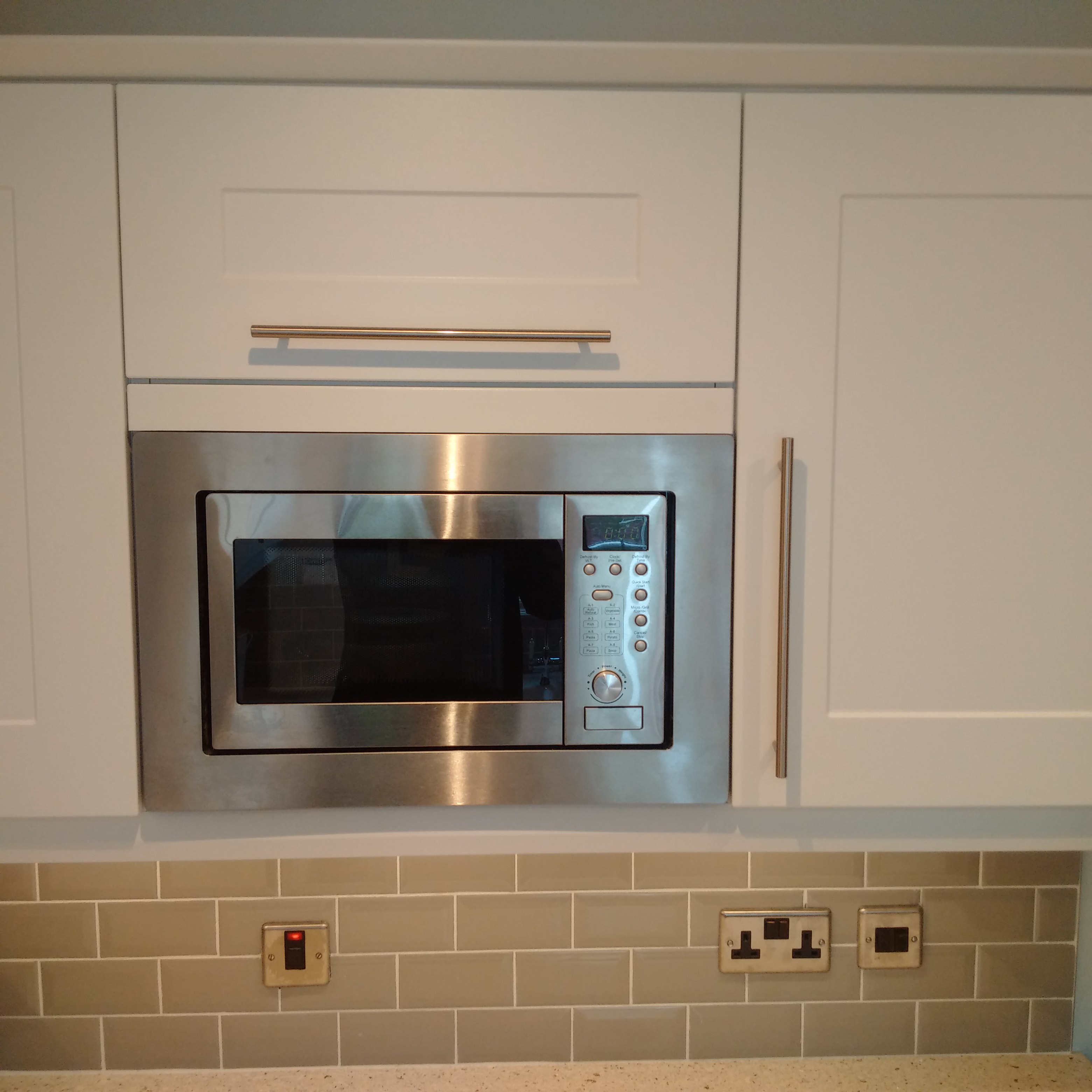 Lukkas Integrated microvawe