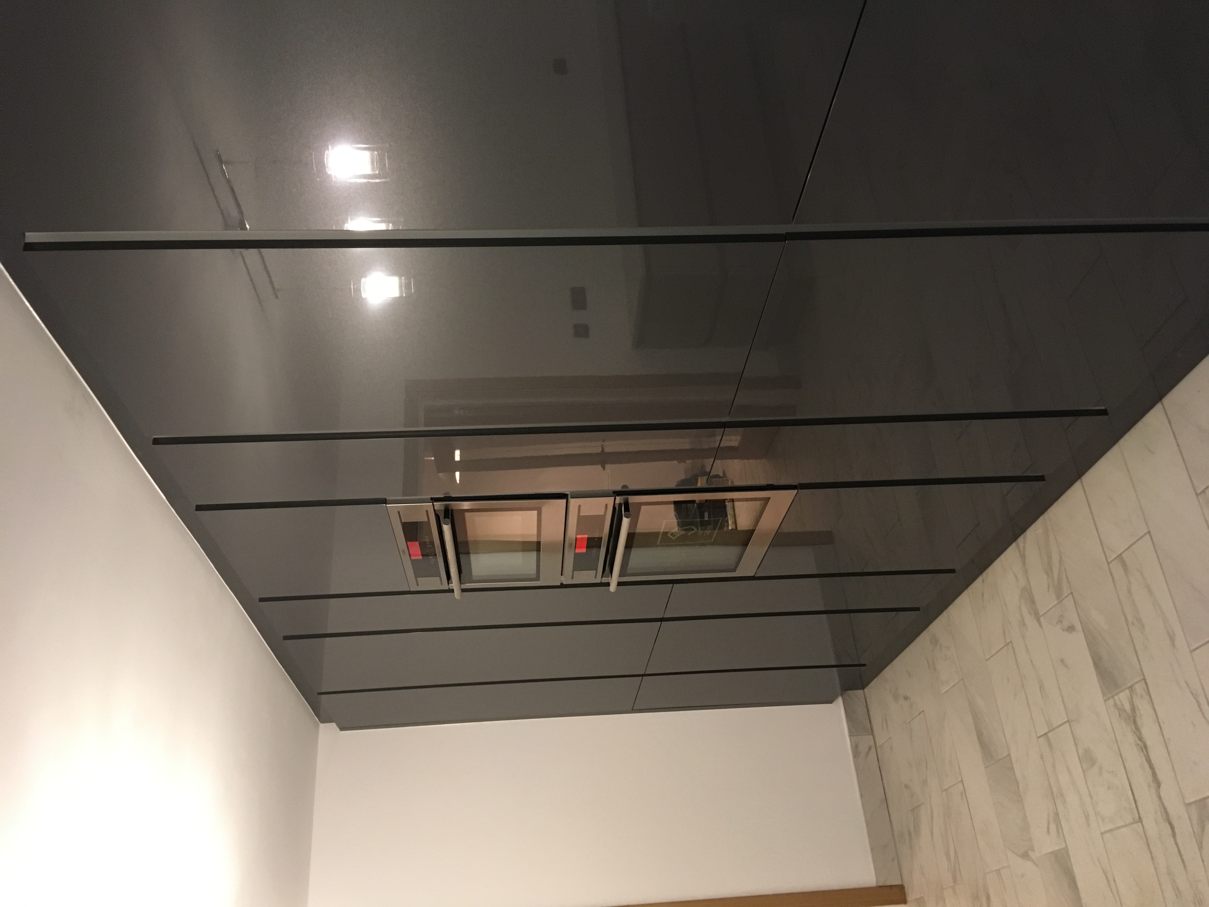 Lukkas Bank of larders high gloss anthracite