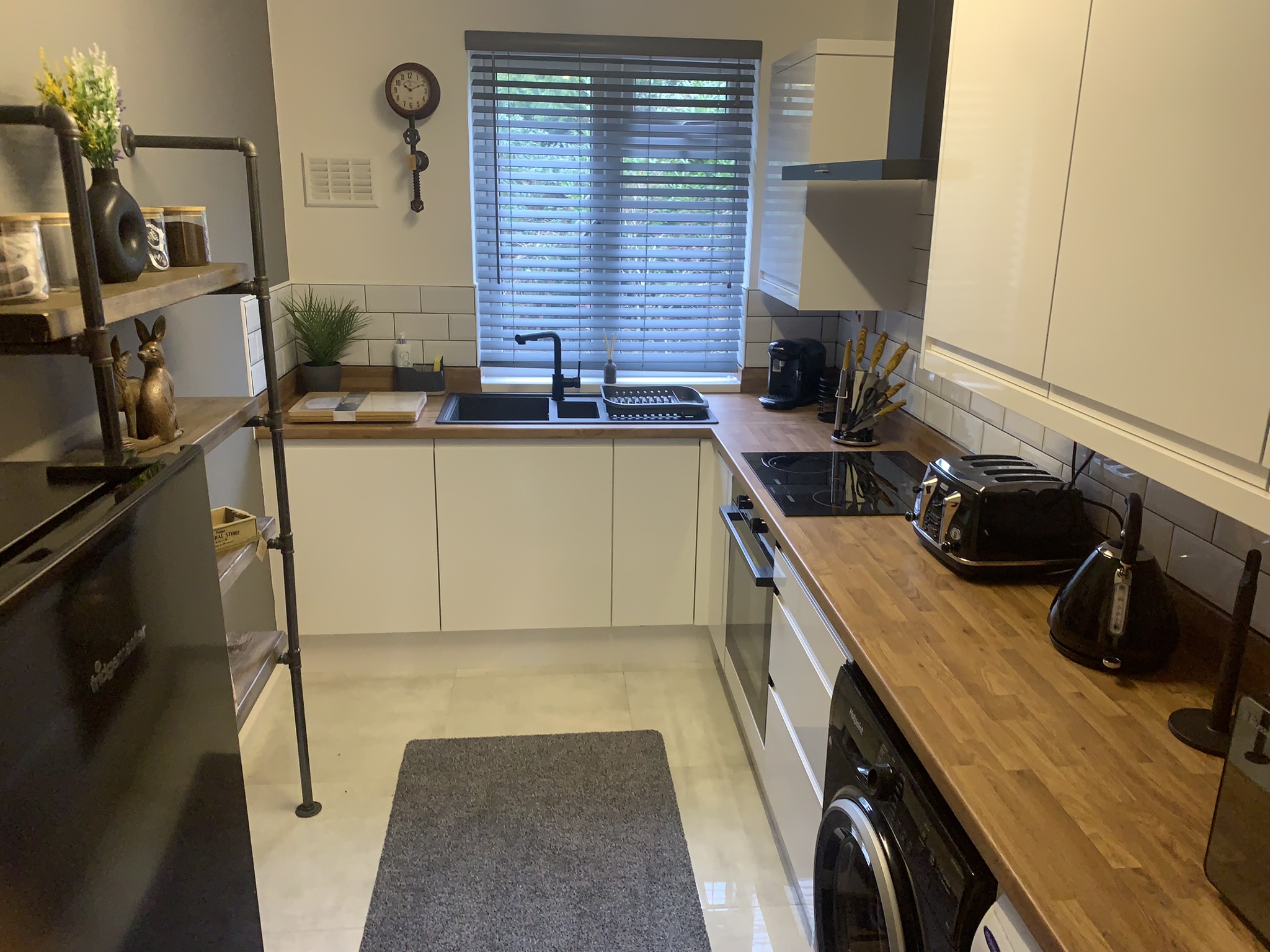 Lukkas Kitchen nicely decorated