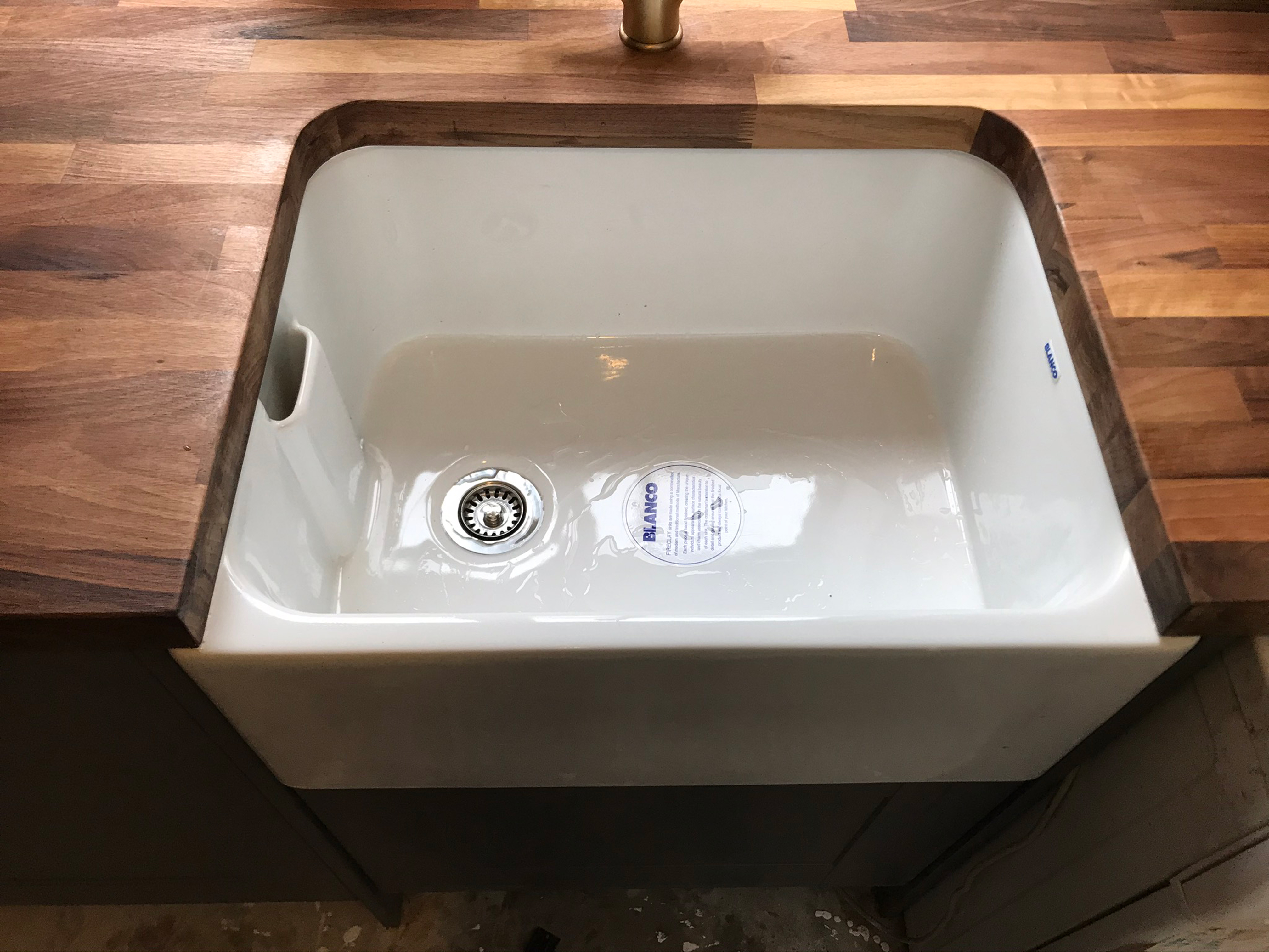 Lukkas-Wooden-worktop-with-belfast-sink